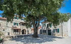 Villa Antonci-18, Pool, 3 Houses, Jacuzzi, Private Territory
