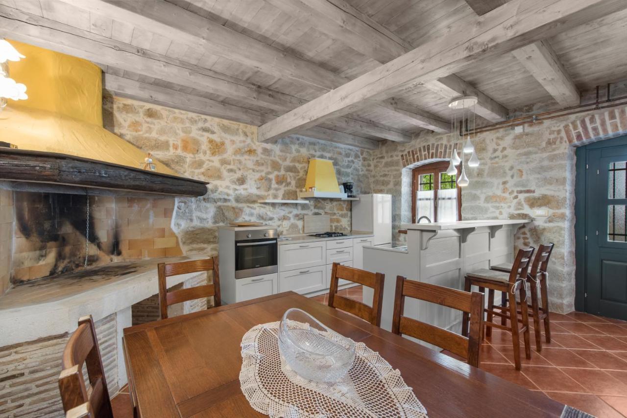Villa Antonci-18, Pool, 3 Houses, Jacuzzi, Private Territory Antonci  Exterior foto